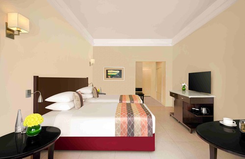 Daulatabad Hotel | Premier Vivanta Aurangabad: Spa, Pool & Family-Friendly