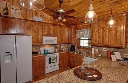 Fredericksburg House | Perfect Family Retreat at Gateway Gathering Cabin