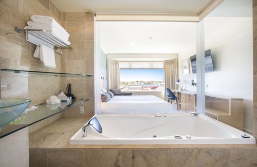 Devonport Hotel | Accessible Gateway Hotel by Nightcap Plus - 4 Star Stay