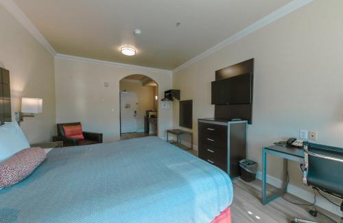 San Bruno Hotel | Family-Friendly Gateway Inn & Suites near San Francisco Airport