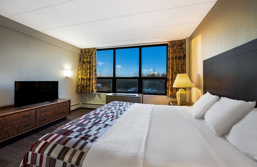 Merrick Hotel | Gateway Inn: Accessible Comfort with Breakfast Included
