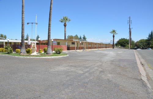 Red Bluff Hotel | Oceanfront Gateway Inn: Pet-Friendly and Family Welcoming