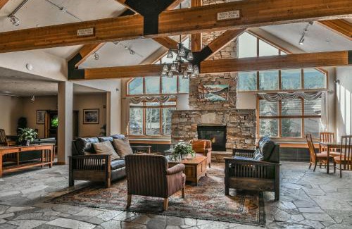 Mountain House House | Gateway Lodge 5030: Guest Rated 10/10 with Pool & Hot Tub