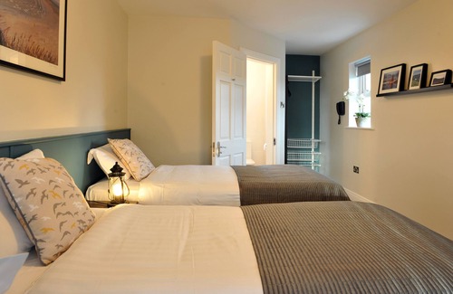 Donegal House | Gateway Lodge Donegal: Wheelchair Accessible & Family-Friendly