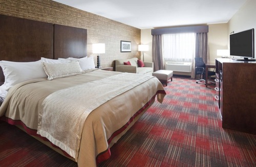 Tea Hotel | Premier GrandStay Hotel and Suites with Pool & Restaurant