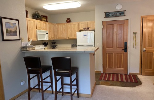 Mountain House Condo | Gateway River Run: Guest Rated 10/10, Walk to Lifts & Views