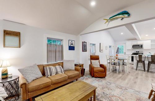 Hyannis House | Discover Gateway to Cape Cod - Family-Friendly Retreat