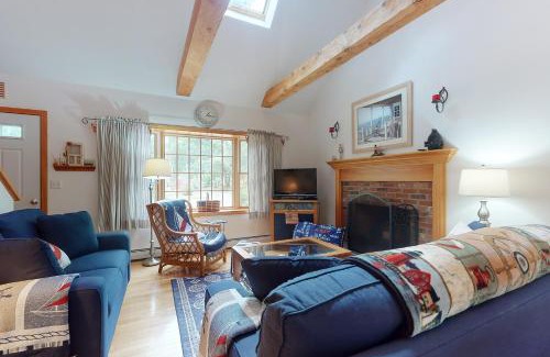 Eastham House | Discover Gateway to the Cape: Family-Friendly Retreat