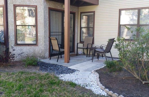 Saint Simons Island Condo | Gateway to the Village: Pet Friendly with Ocean Views