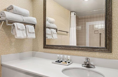 Billings House | Gateway to Yellowstone! 4 Serene Units, Minutes to ZooMontana, Riverfront Park