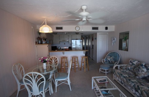 Fort Myers Beach Condo | Gateway Villas #698 - Beachfront Condo with Spectacular View