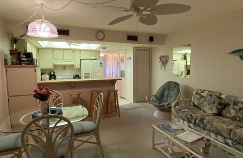 Fort Myers Beach Condo | Gateway Villas #698 - Beachfront Condo with Spectacular View