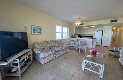Fort Myers Beach Condo | Oceanfront Gateway Villas #299: Beachside Family Retreat