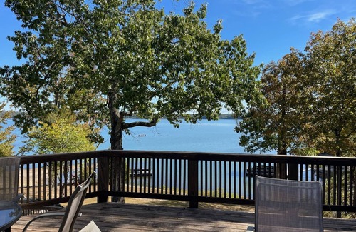 Almo House | Unwind at Family-Friendly Shelter Point on KY Lake