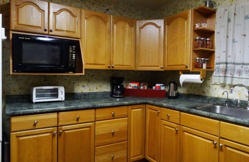 Lakemore House | Unwind at Bear's Cove: Lake Views & Pet-Friendly Retreat