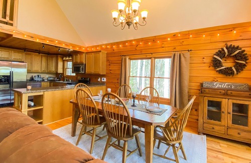 Bostic Cabin | Relax and Unwind at Whispering Pines Cabin - Guest Rated 10/10
