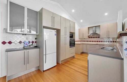 Agnes Water House | Pet-Friendly Holiday House with Ocean View & Hot Tub