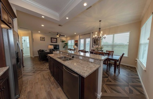 Oviedo House | Spacious 6 Bedroom Villa - Ideal for Groups & Families