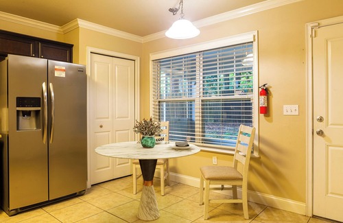 Gainesville House | Gator Nation: Experience Ultimate Comfort and Amenities