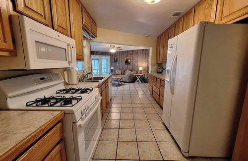 Oviedo House | Serene Lakeside Escape with Kitchen and Ocean View