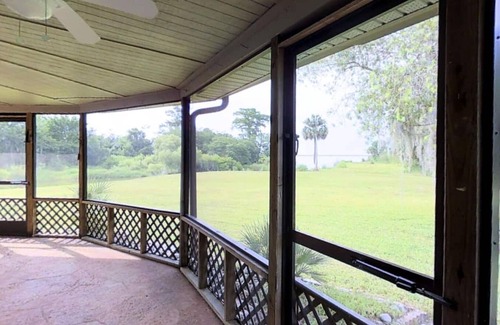 Oviedo House | Serene Lakeside Escape with Kitchen and Ocean View