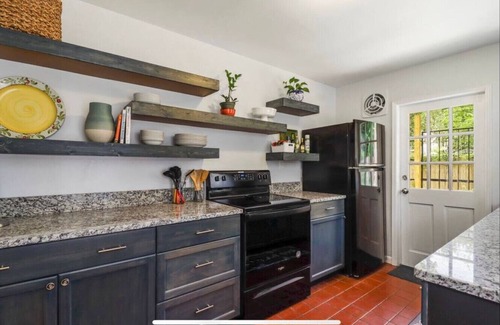 Gainesville House | Pet-Friendly Gator Springs Near Hospitals & UF - Rated 10/10