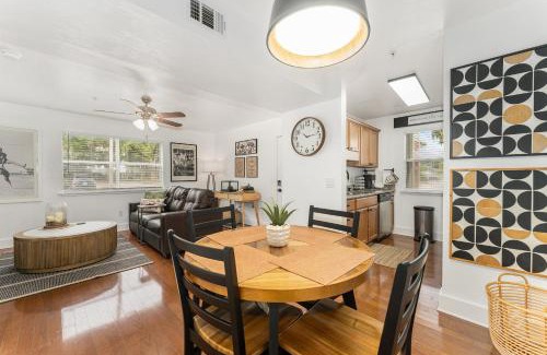 Gainesville Apartment | Gator Suites - Near UF, Shands & VA!