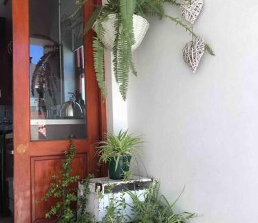 Die Boord Apartment | Gatsby Lounge: Stylish Retreat with Pool in Stellenbosch
