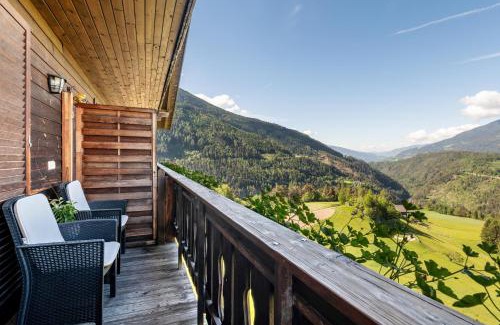 Luson Apartment | Explore Gatscherhof Apt Abendrot: Pet-Friendly Comfort Awaits