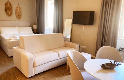Bergamo House | Elegant Gatto Bianco Bergamo Apartment with Hot Tub & Breakfast