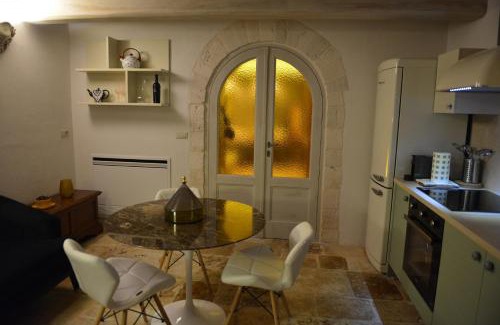 Alberobello House | Elegant Retreat at Gatto Bianco Case d'Allora - Hot Tub & Breakfast