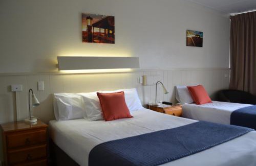 Gatton Hotel | Gatton Motel: Cozy Retreat with Breakfast & Family Amenities