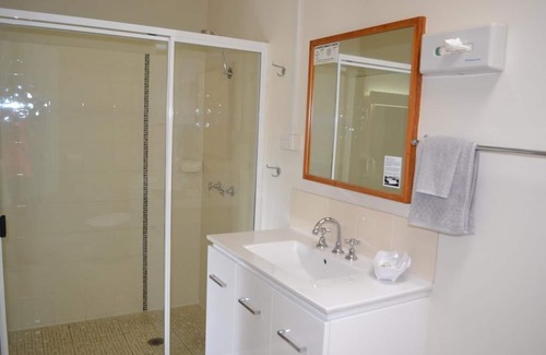 Gatton Hotel | Relaxing Family-Friendly Stay at Gatton Motel with Breakfast