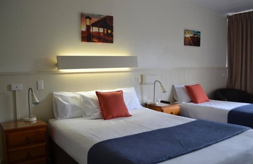 Gatton Hotel | Relaxing Family-Friendly Stay at Gatton Motel with Breakfast
