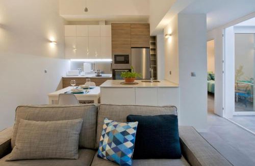 Old Town Apartment | Pet-Friendly GATU Villa Alameda with Ocean Views