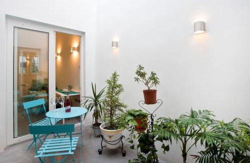 Old Town Apartment | Pet-Friendly GATU Villa Alameda with Ocean Views