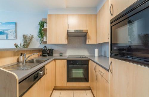 Nieuwpoort-aan-Zee Apartment | Gaugain E 601: Family-Friendly Retreat with Top Reviews