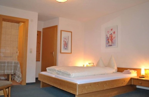 Sankt Leonhard im Pitztal House | Gaugg by Interhome: Relaxing Lake View Stay with Spa
