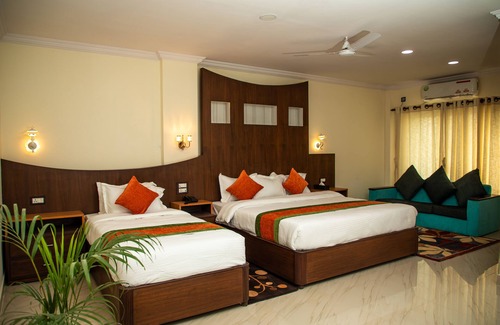 Siddharthanagar Hotel | Relax at Gautam Buddha Airport Hotel with Pool & Spa