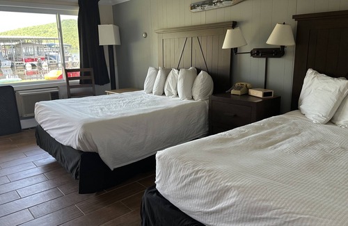 Saranac Lake Hotel | Inviting Gauthier's Saranac Lake Inn: Pool & Breakfast Included