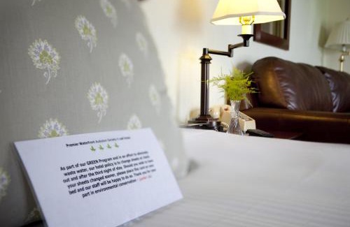 Saranac Lake Hotel | Inviting Gauthier's Saranac Lake Inn: Pool & Breakfast Included