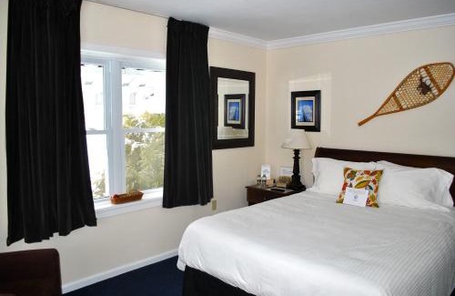 Saranac Lake Hotel | Inviting Gauthier's Saranac Lake Inn: Pool & Breakfast Included