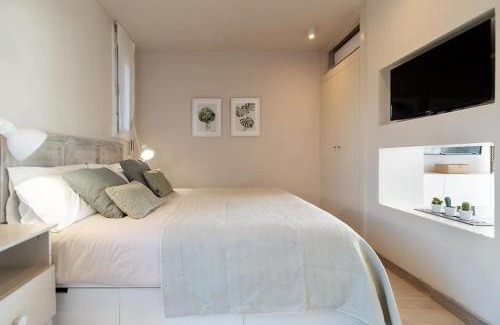 Gava Apartment | Gava Ocean View: Family-Friendly Retreat with Pool & Oceanfront