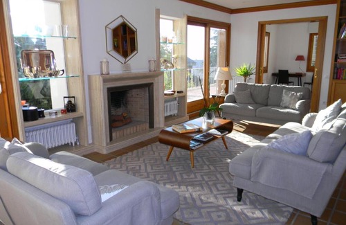 Masnou House | Ocean View Gavina Mar B&B Hotel with Pool & Breakfast