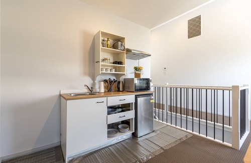 Gawler East House | Cozy Gawler Townhouse with Two Bedrooms & Breakfast Included