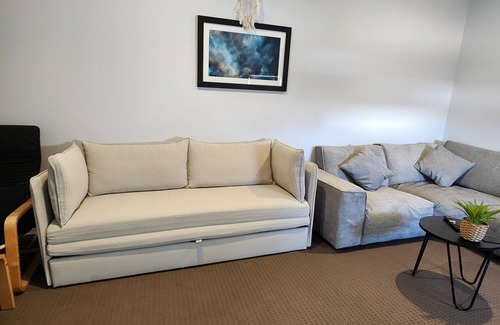 Gawler East House | Cozy Gawler Townhouse with Two Bedrooms & Breakfast Included