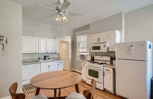 City Park Apartment | Gaylord by Modern Midstay/1Block to CityPark #G1