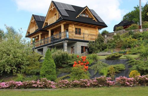 Grodek Nad Dunajcem House | Oceanfront Gazdówka: Guest Rated 9/10 with Family Amenities