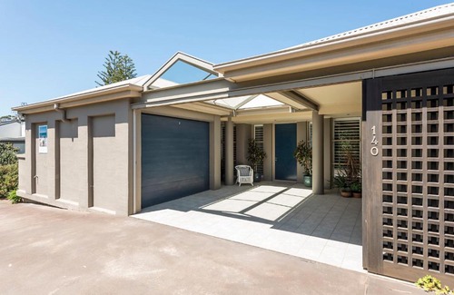 Mollymook Beach Villa | Exceptional Oceanfront Stay at Gaze North Mollymook