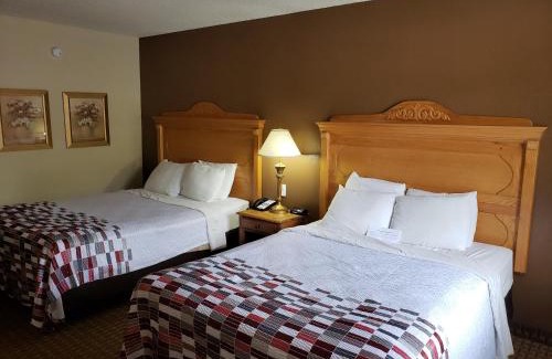 Branson Theater District Hotel | Comfortable Stays at Gazebo Inn: Pet Friendly & Poolside